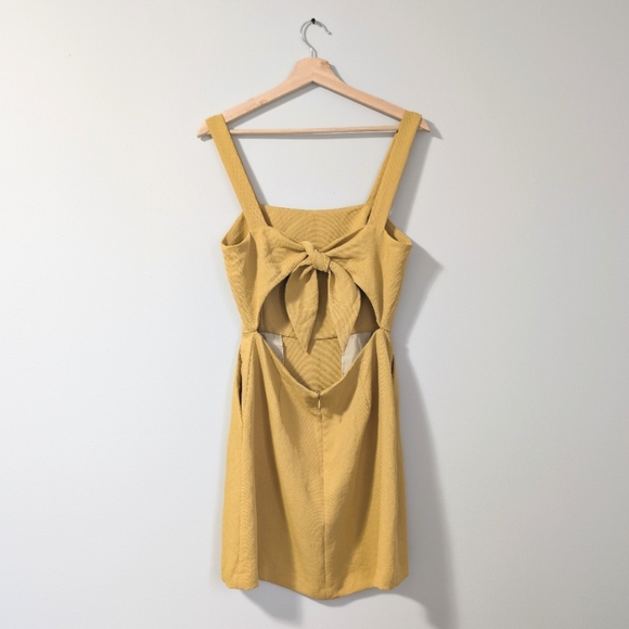 Aritzia | Wilfred Ecoulement Tie Back Mini Dress - Picture 2 of 7